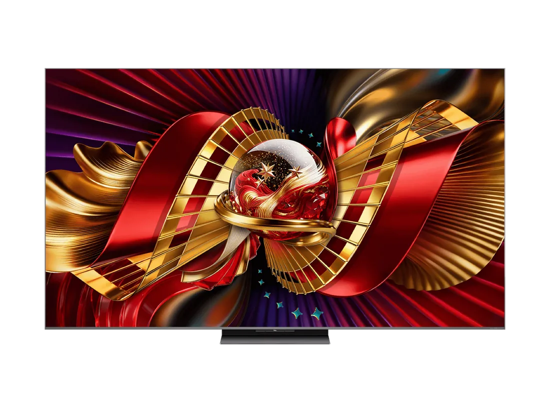 TCL C8L 65 inç — 65C8L üretici galerisindeki ön görünüm. TCL bu gövde görselini 65–85 inç boyutlarda ortak kullanıyor.